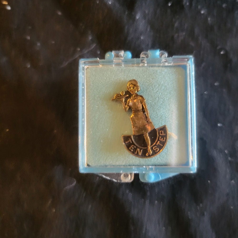 Ten Step Wendy's Waiter Pin